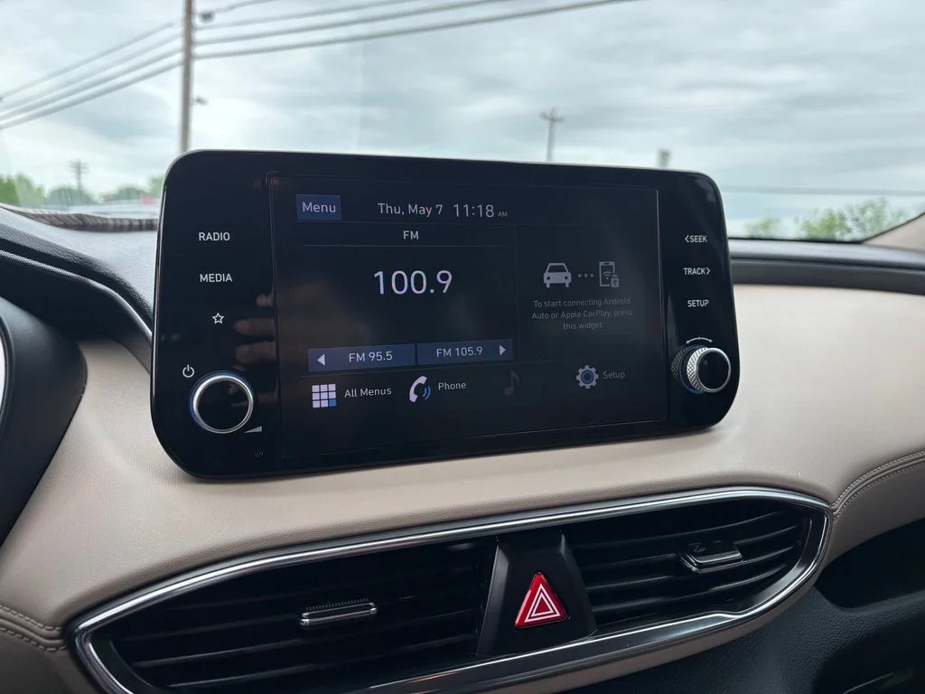 Used 2022 Gray Hyundai SE image 23