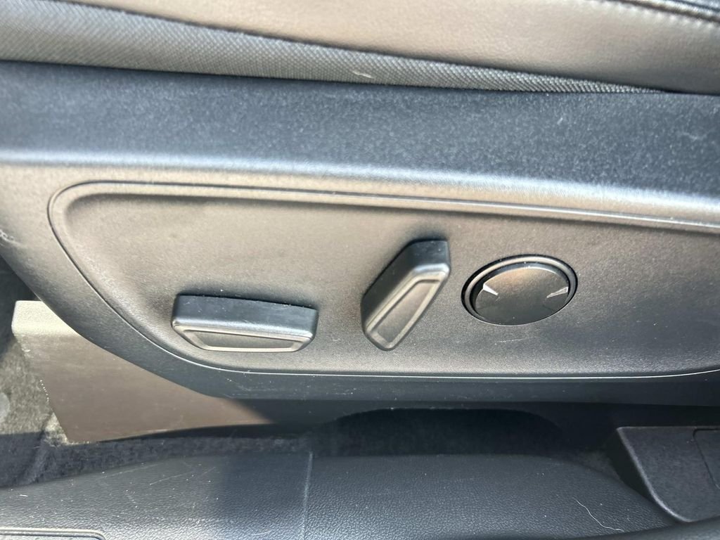 Used 2025 Silver Metallic Ford ST-Line image 28