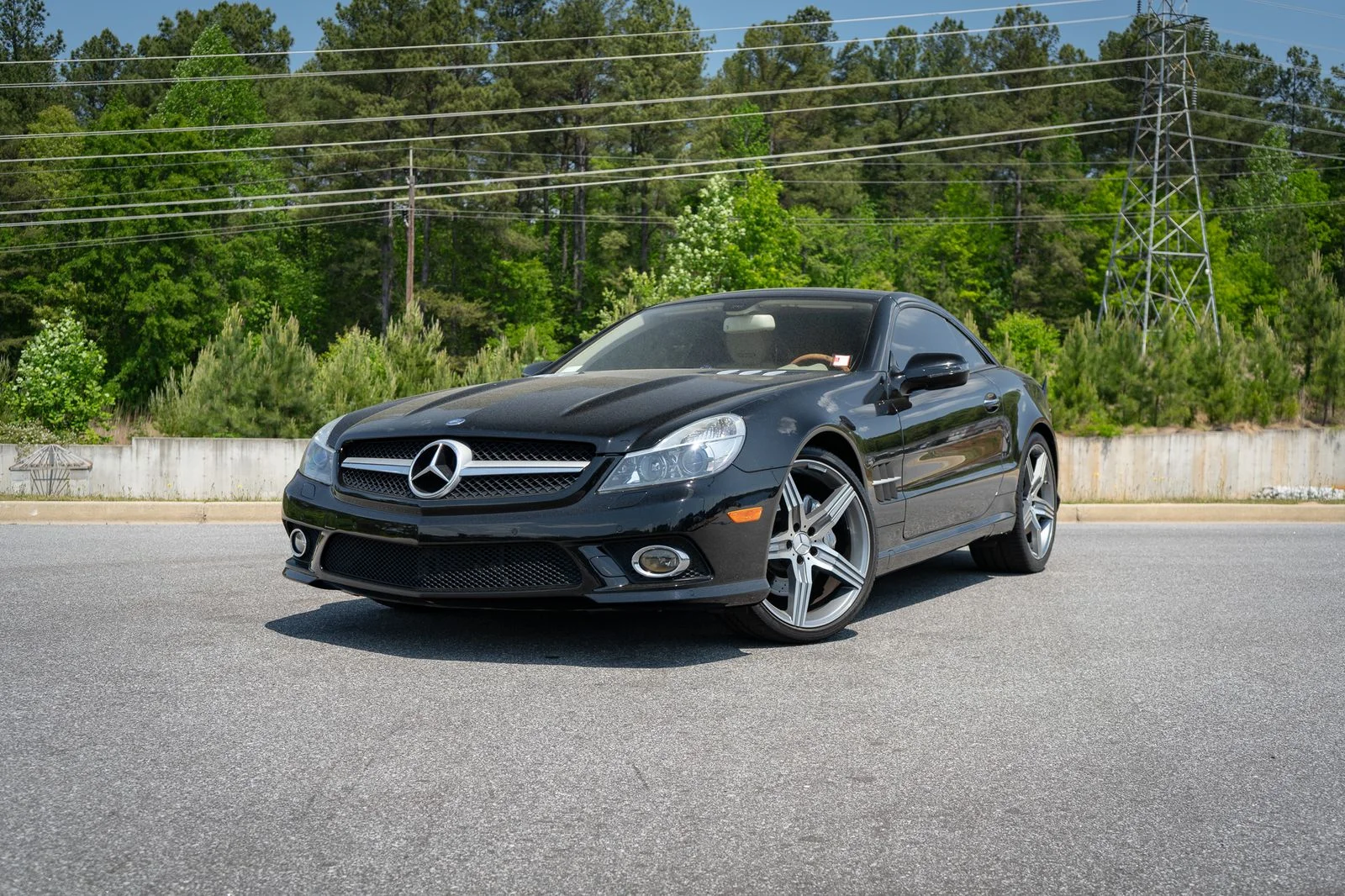 Used 2009 Black Mercedes-Benz SL 550 image 1