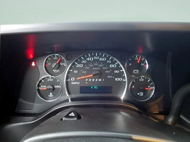 2025 Chevrolet Express Cargo Work Van - Photo 10