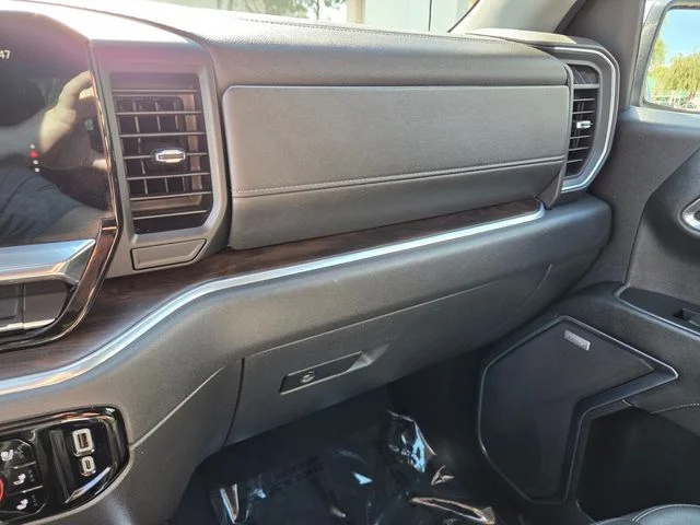 Used 2024 Silver GMC SLT Premium Plus image 29