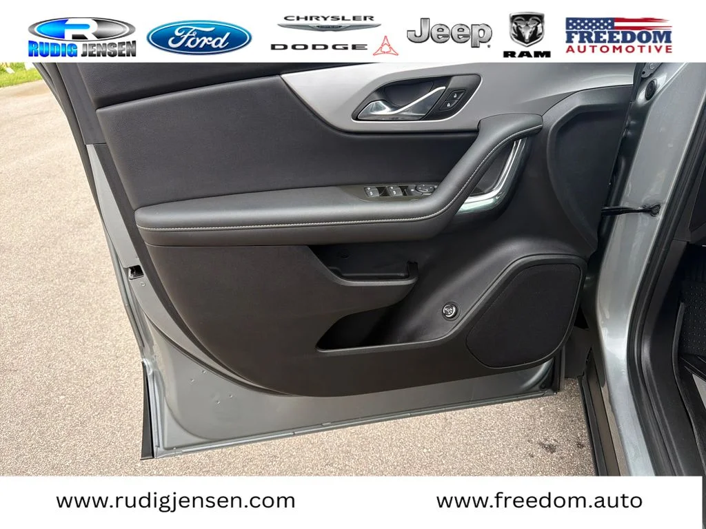 Used 2023 Gray Chevrolet LT image 10