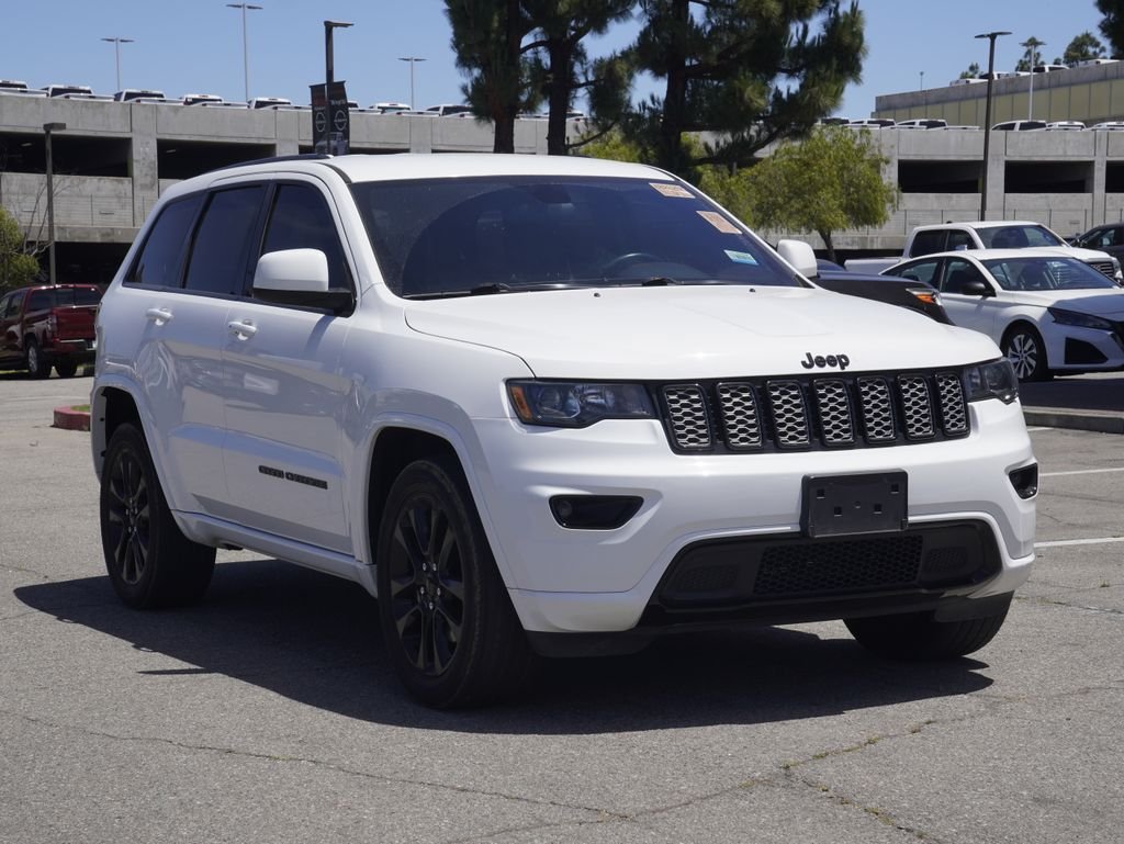 Used 2021 White Jeep Laredo X image 1