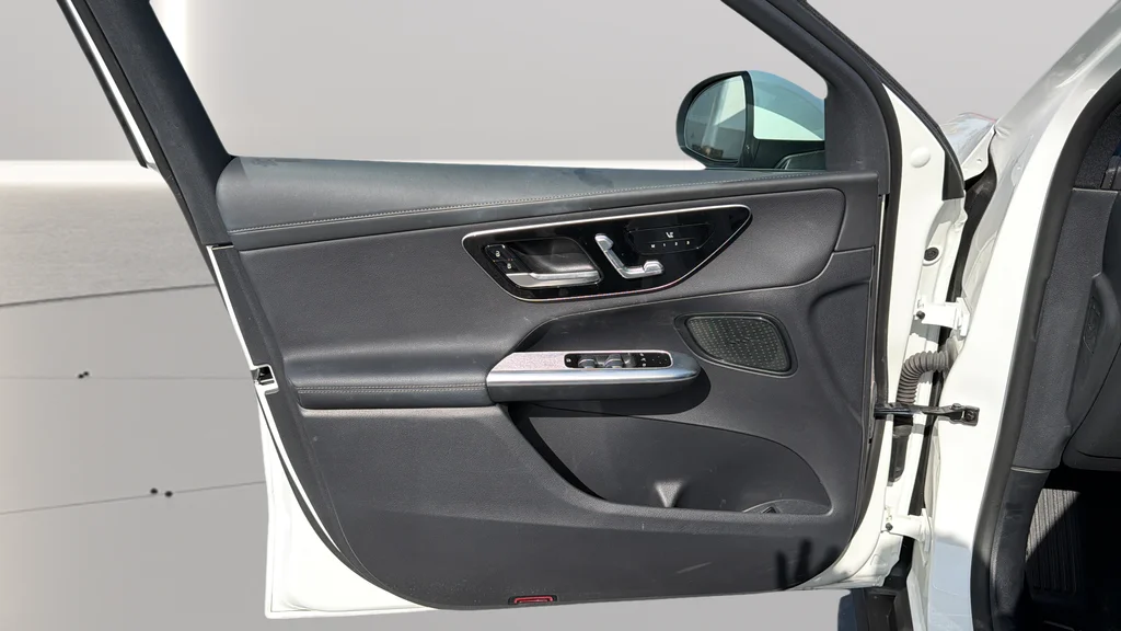 Used 2025 White Mercedes-Benz GLC 300 Coupe image 20