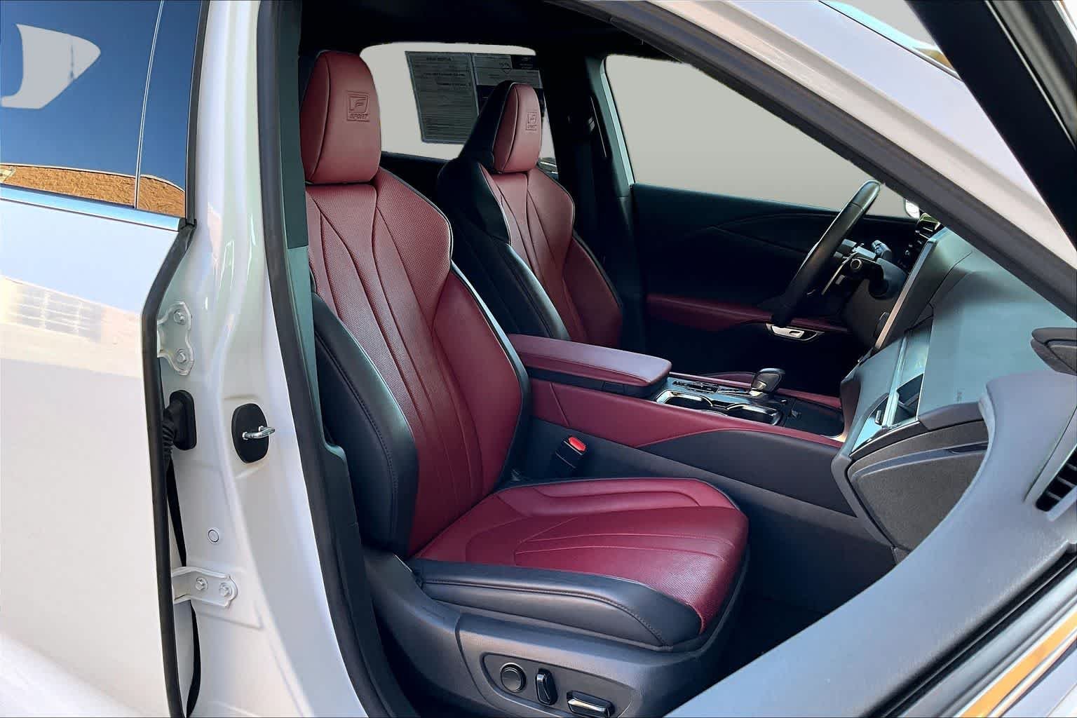 Used 2023 Ultra White Lexus F SPORT Handling image 9
