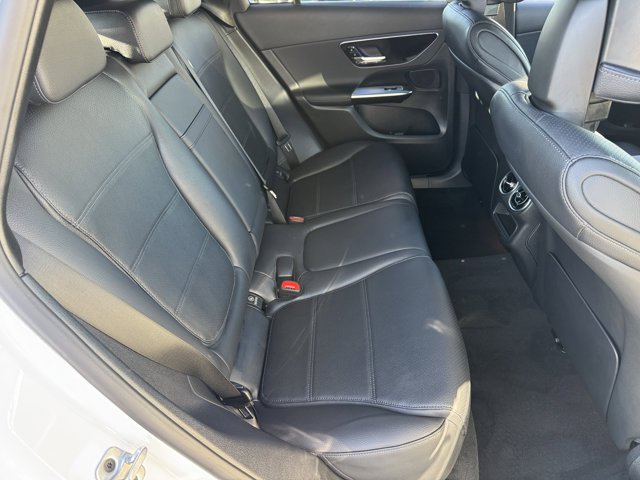 New 2026 Polar White Mercedes-Benz GLC 300 image 5