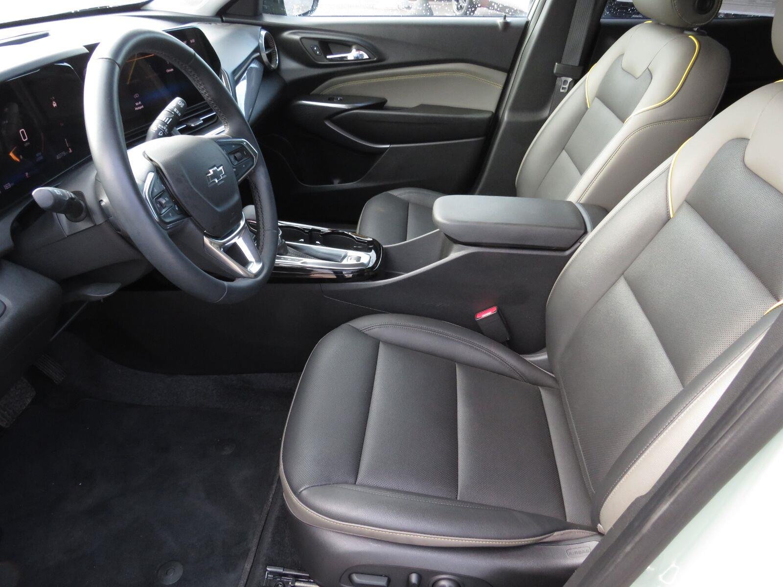 Used 2024 Cacti Green Chevrolet ACTIV image 21