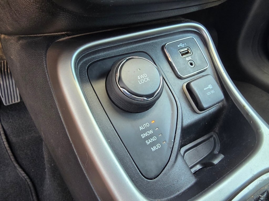 Used 2021 Redline Pearlcoat Jeep 80th Anniversary image 21