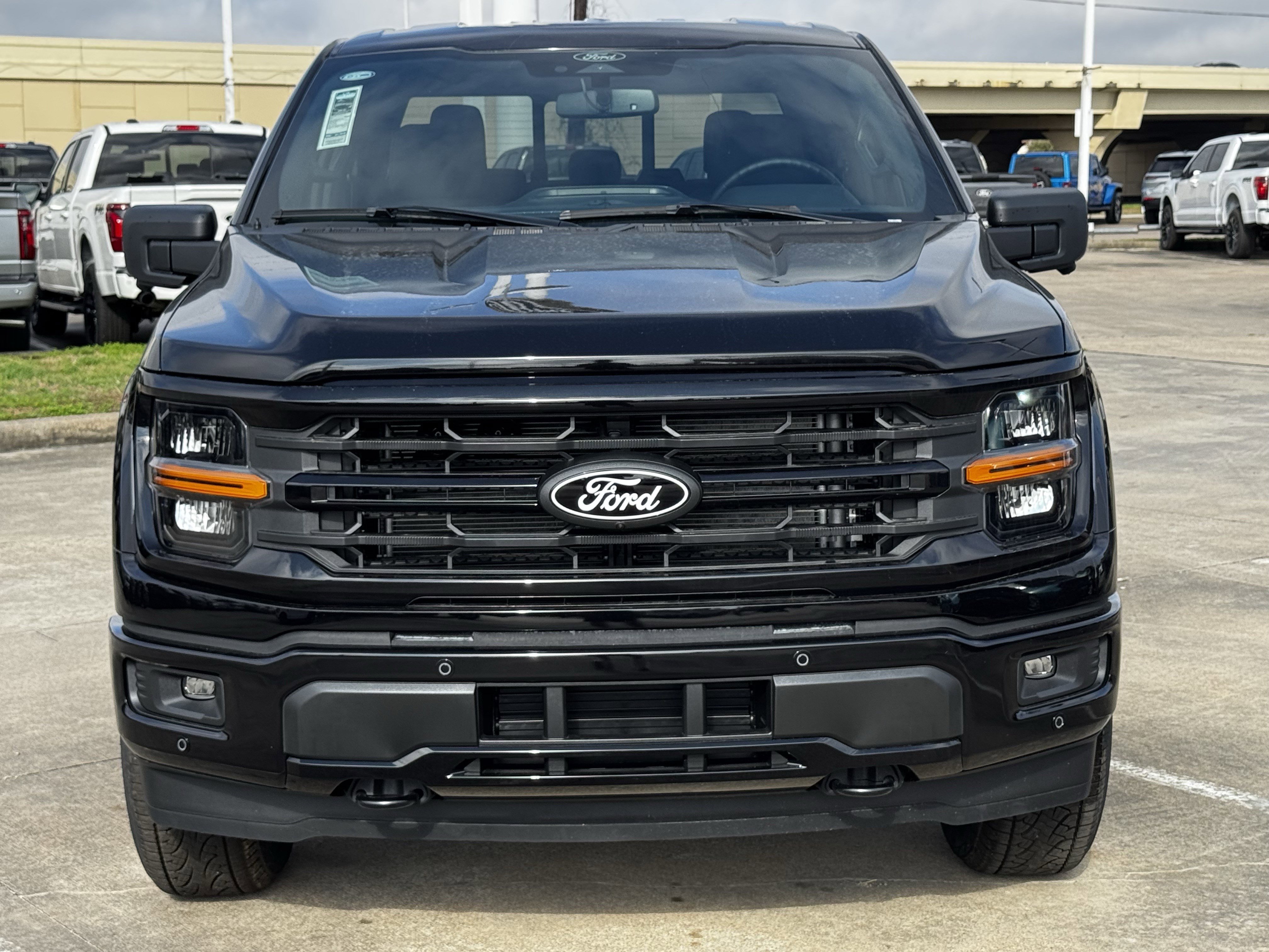 New 2026 Agate Black Metallic Ford XLT image 3
