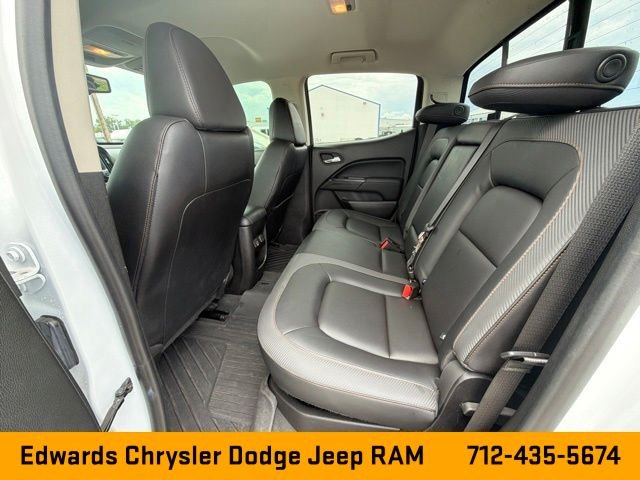 Used 2022 White GMC AT4 w/Leather image 27