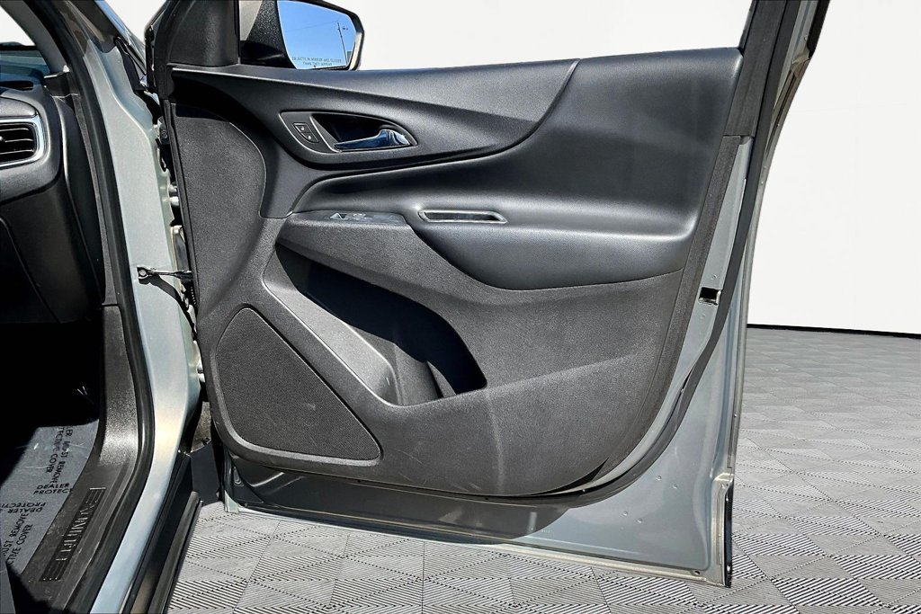 Used 2018 Gray Chevrolet LT image 29