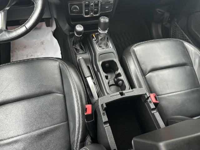 Used 2021 Black Jeep Unlimited Sahara image 31