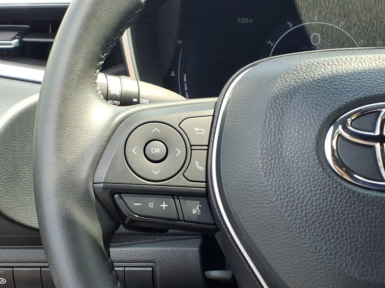 Used 2024 Ice Cap Toyota XSE image 17