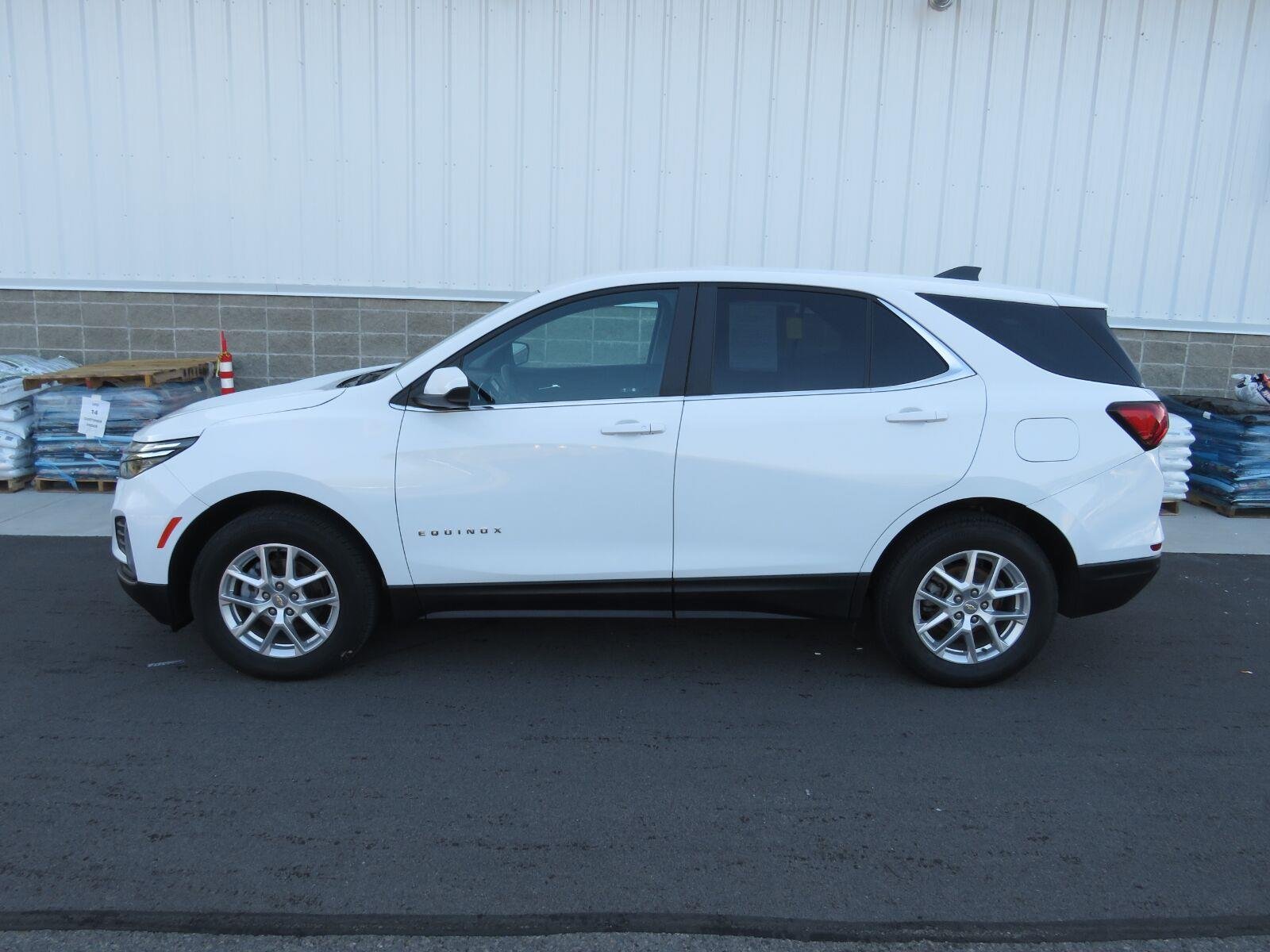 Used 2024 Summit White Chevrolet LT image 15