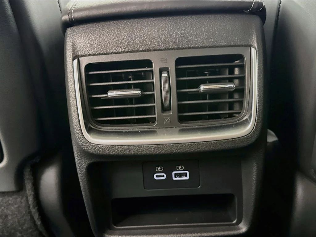 Certified Used 2023 Black INFINITI LUXE image 34