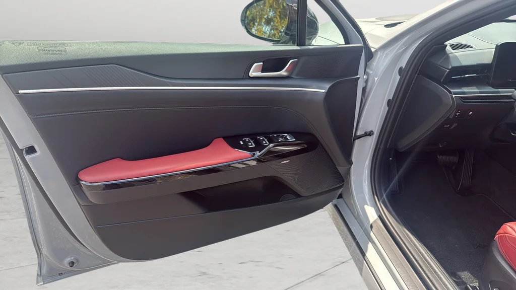 2025 Kia K5 GT-Line - Photo 11
