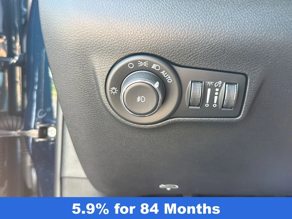 New 2026 Fathom Blue Pearl-Coat Exterior Paint Jeep Latitude image 22