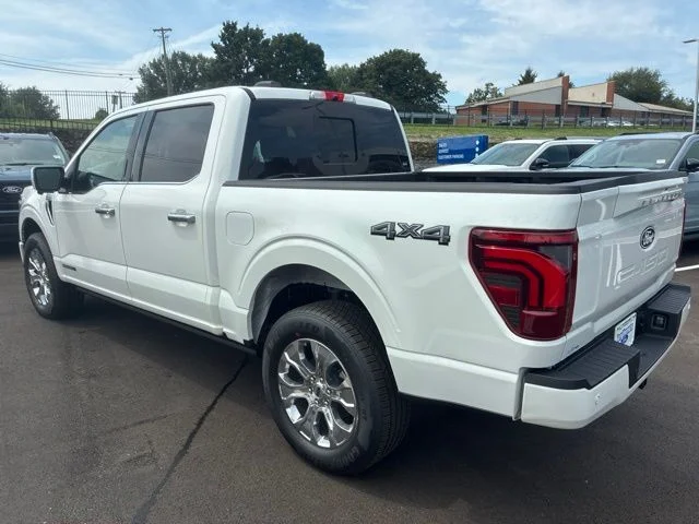 New 2026 Star White Metallic Tri-Coat Ford Platinum® image 5