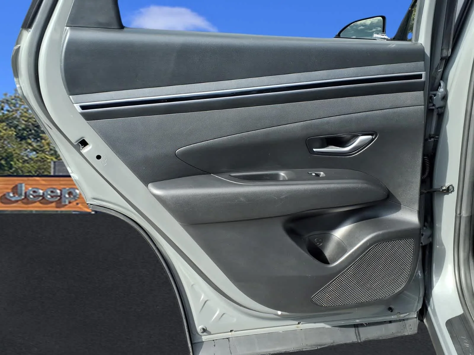 Used 2024 Hampton Gray Hyundai SEL image 27