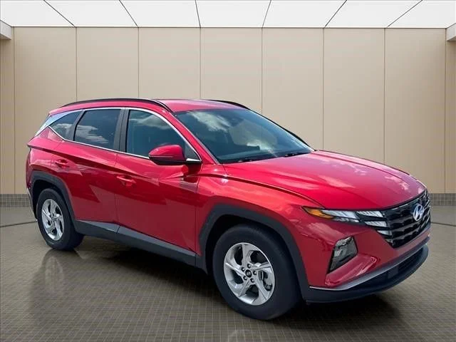 Used 2023 Red Hyundai SEL image 2