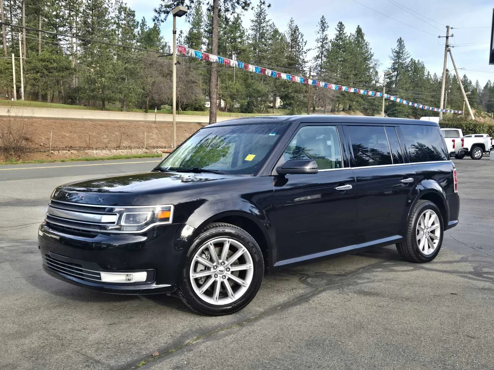 Used 2019  Ford Limited image 8
