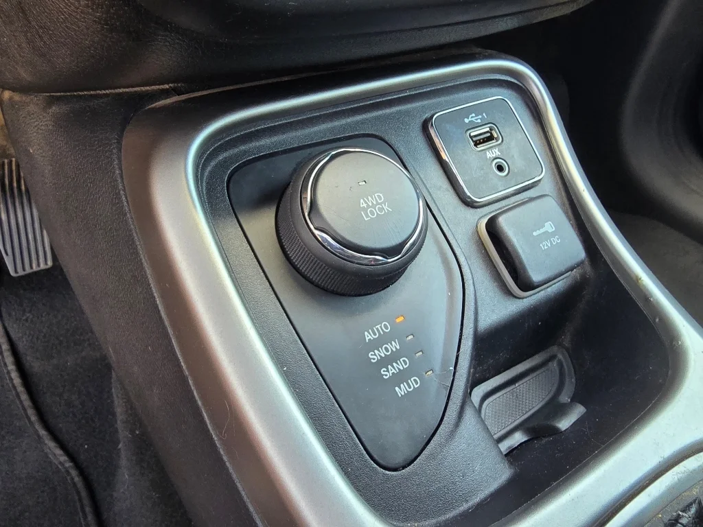 Used 2021 Redline Pearlcoat Jeep 80th Anniversary image 21