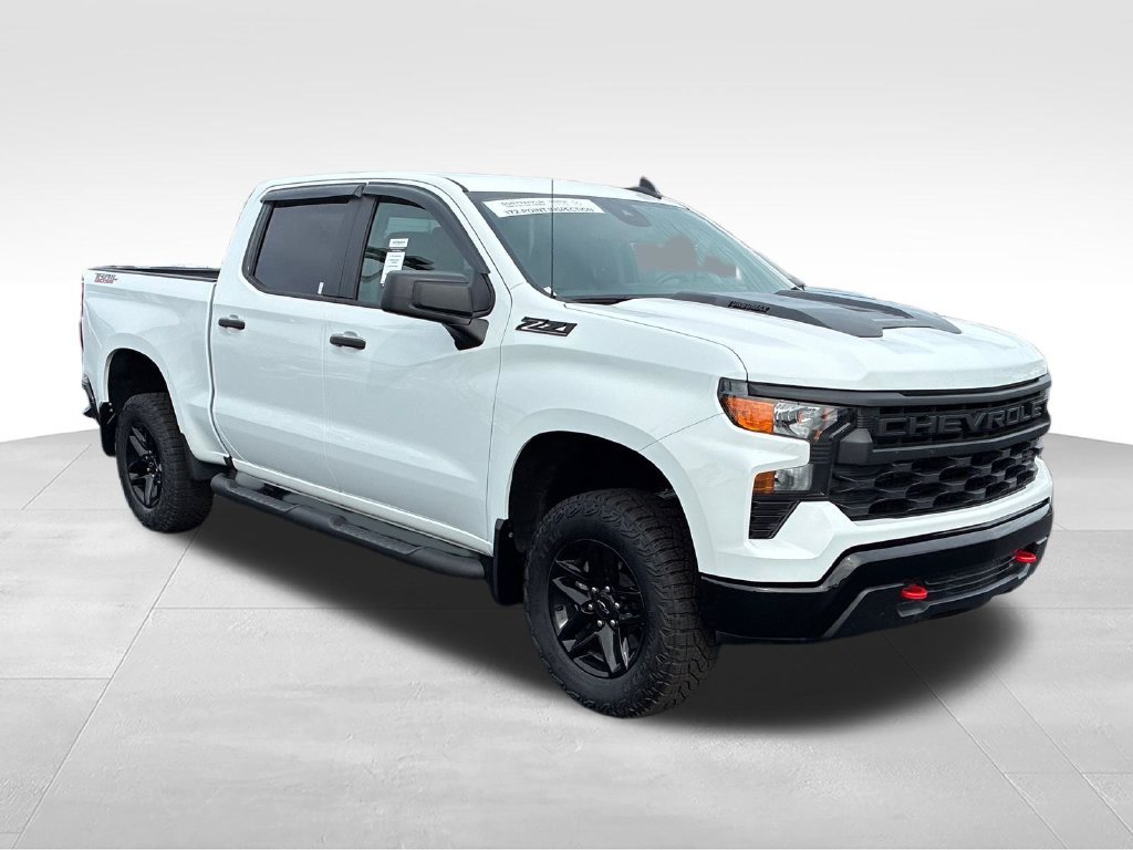 Used 2025 White Chevrolet Custom Trail Boss image 9