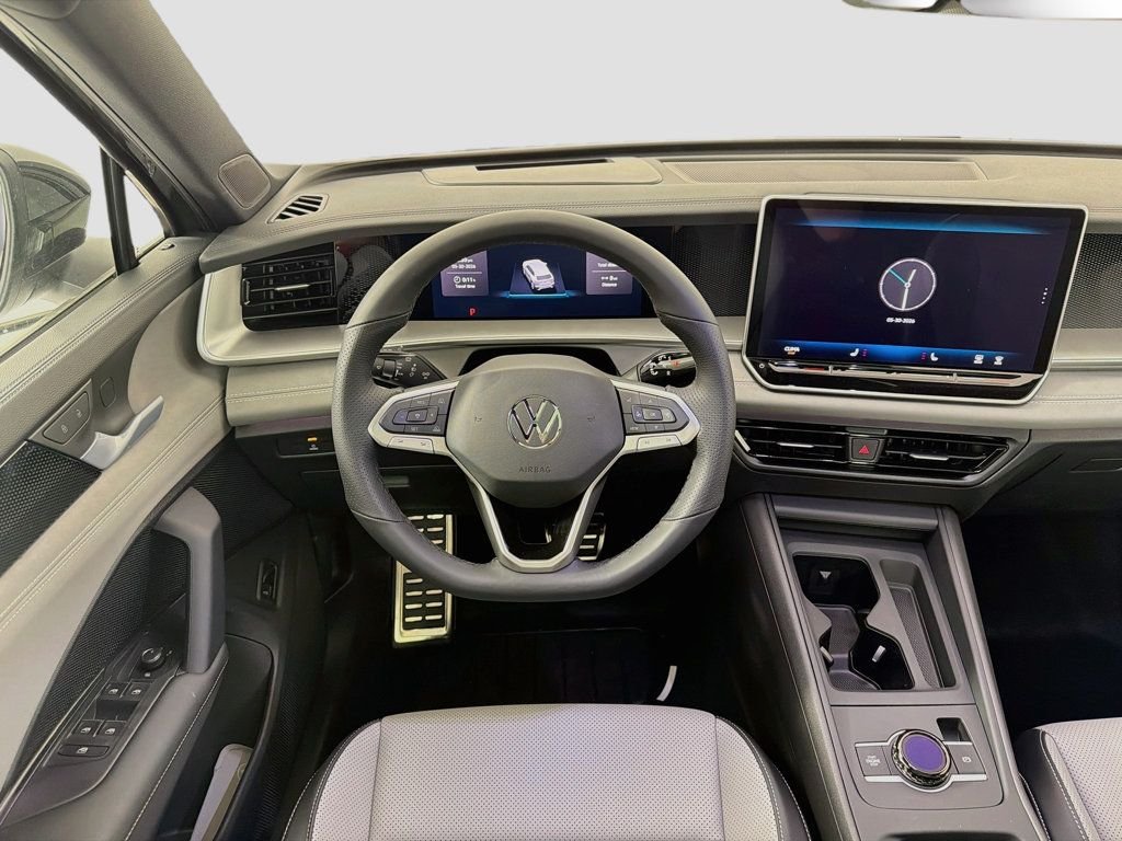 New 2026 Avocado Green w/Deep Black Roof Volkswagen 2.0T SE R-Line Black 4MOTION image 23