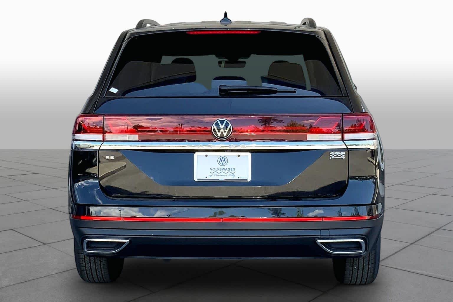 New 2026 Deep Black Pearl Volkswagen 2.0T SE image 4