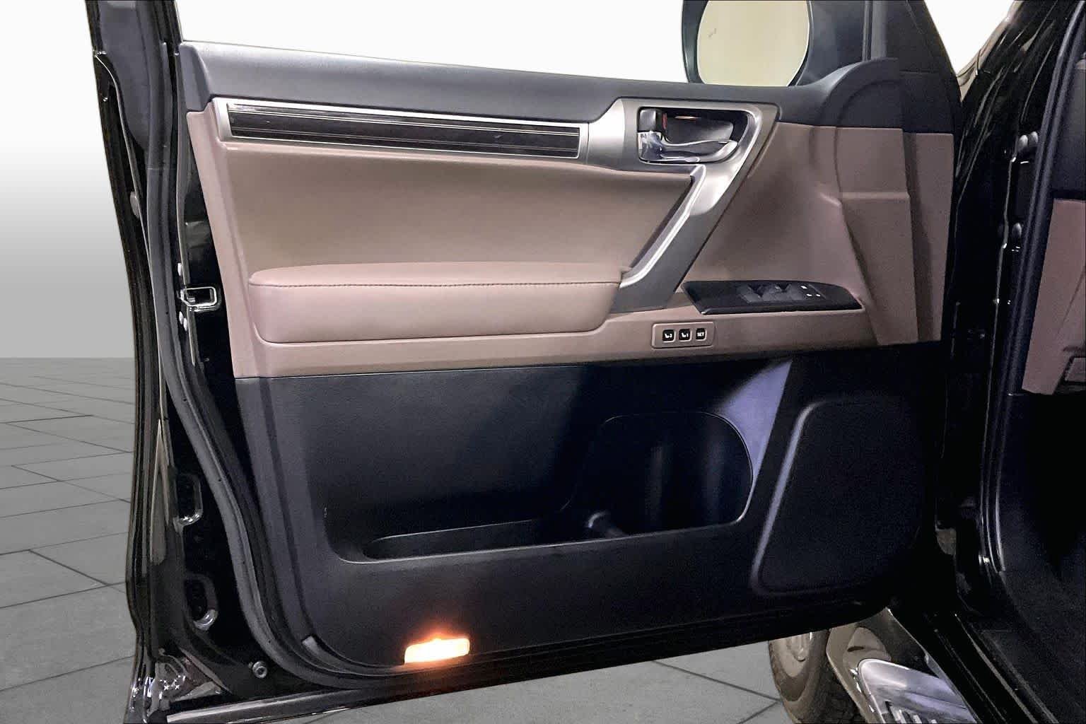 Used 2022 Black Onyx Lexus Premium image 21