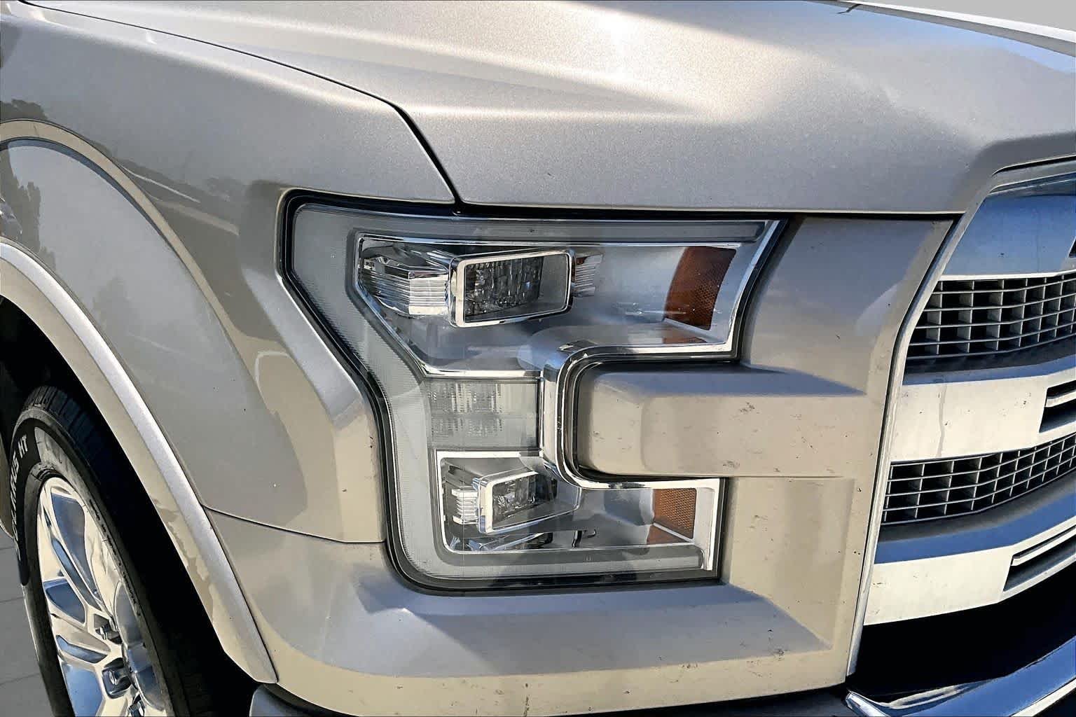Used 2017 White Gold Ford Platinum image 27