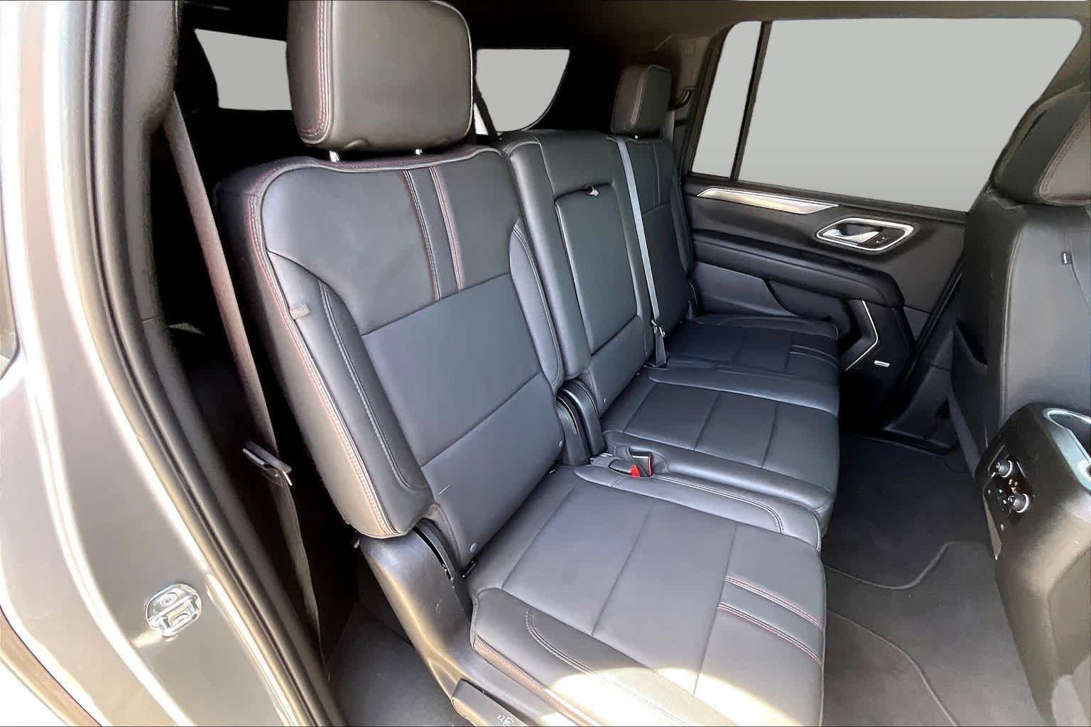 2024 Chevrolet Suburban RST - Photo 19