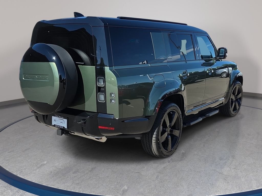 New 2026 Woolstone Green Land Rover X-Dynamic SE image 5