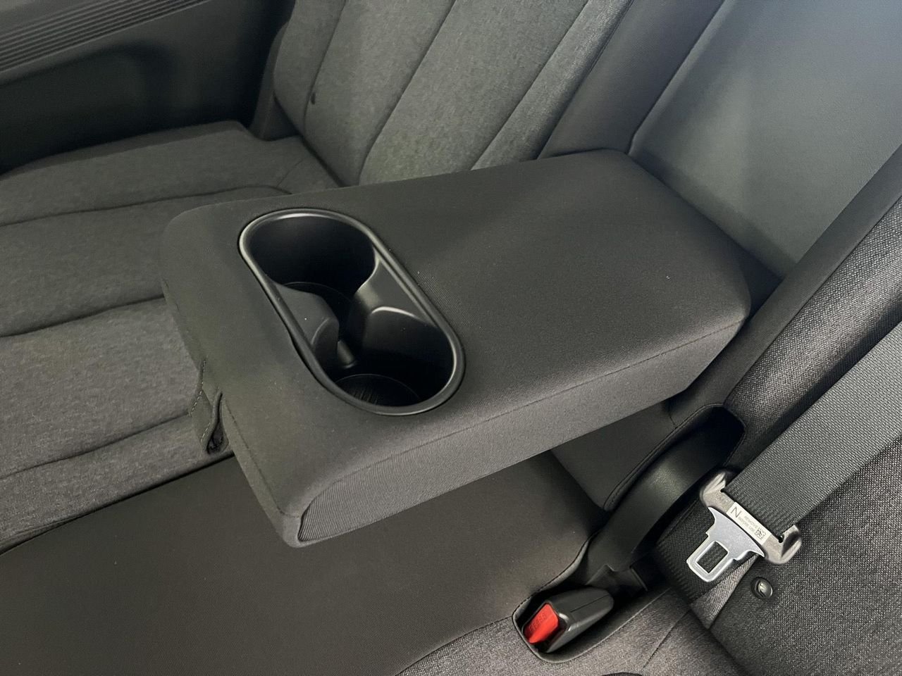 New 2026 Abyss Black Hyundai SE image 24
