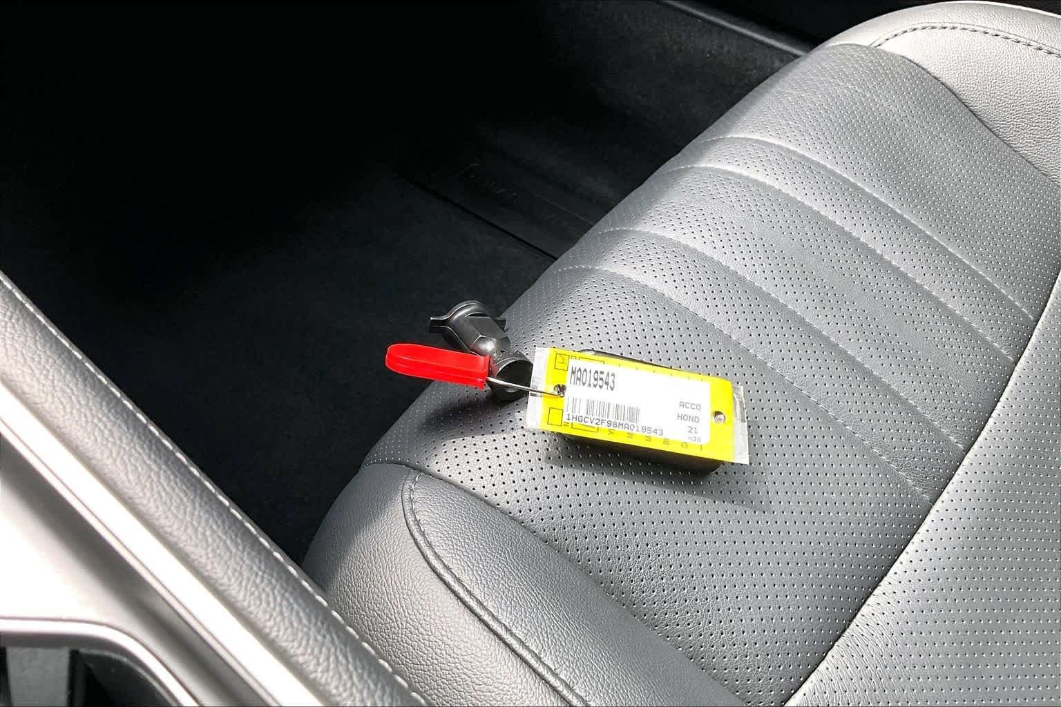 Used 2021 Platinum White Pearl Honda Touring image 15