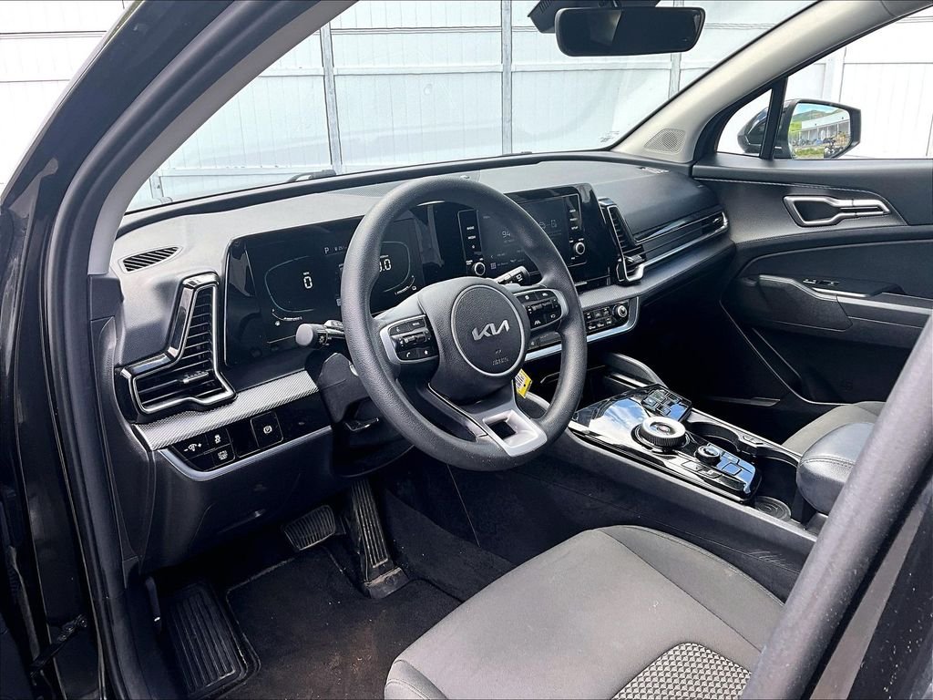 Used 2023 Fusion Black Kia LX image 8