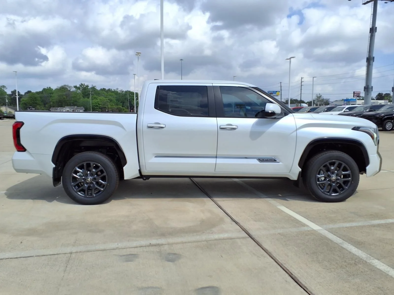 New 2026 Off-white Toyota Platinum image 5