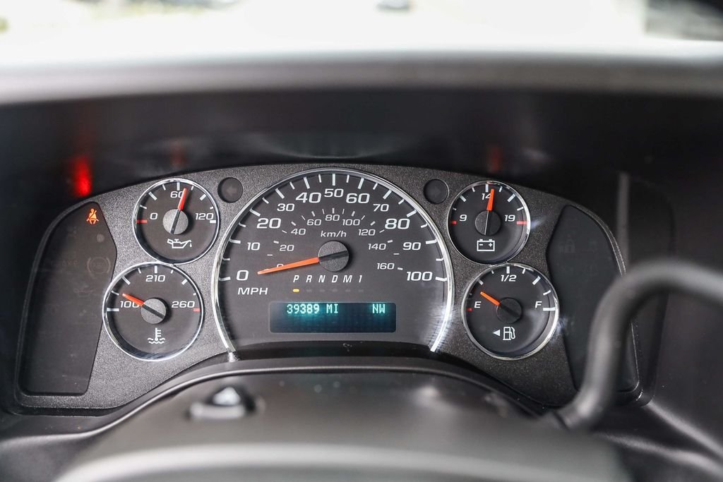 2024 Chevrolet Express Passenger LT - Photo 22