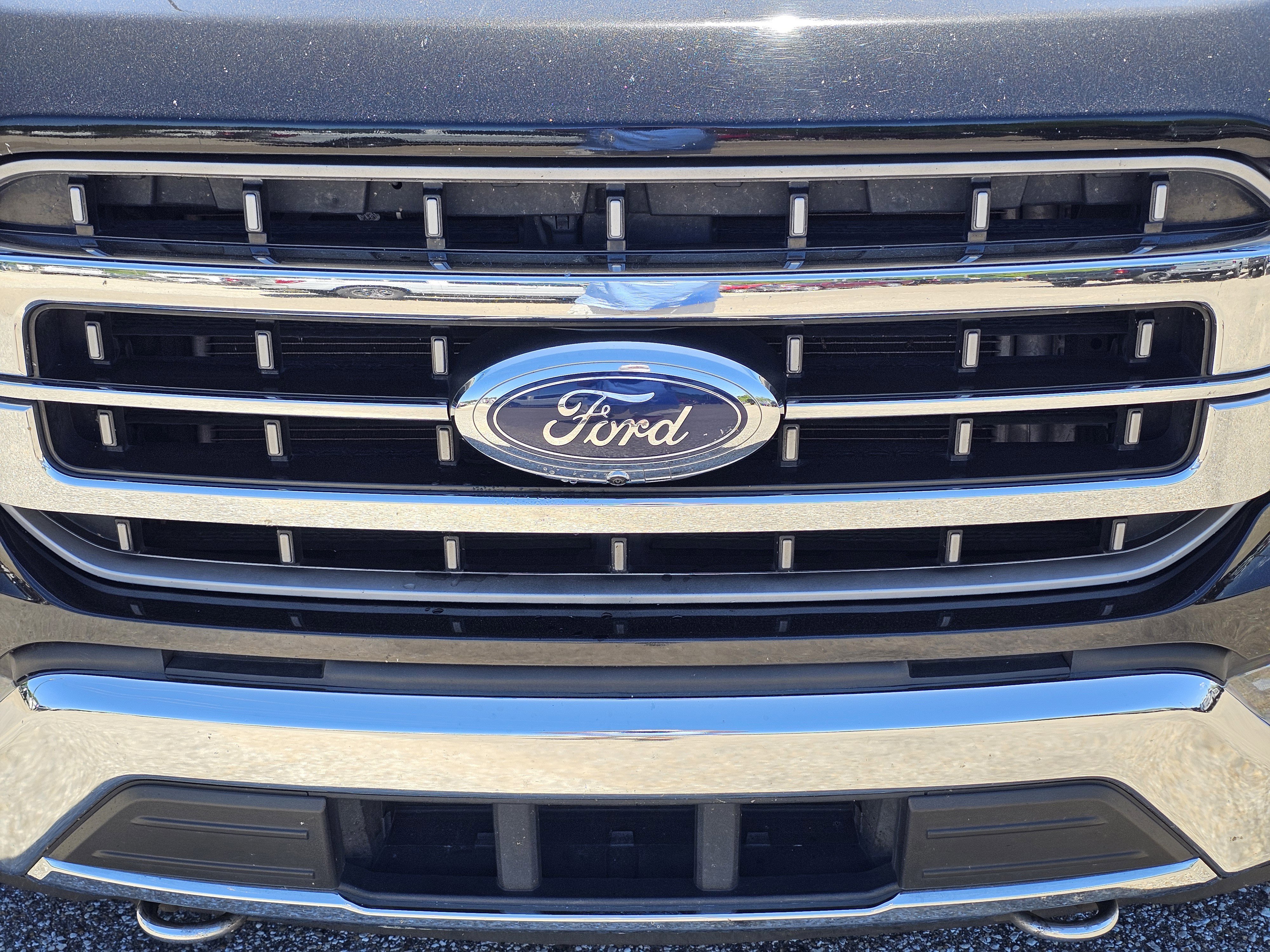 Used 2022 Agate Black Metallic Ford LARIAT image 3