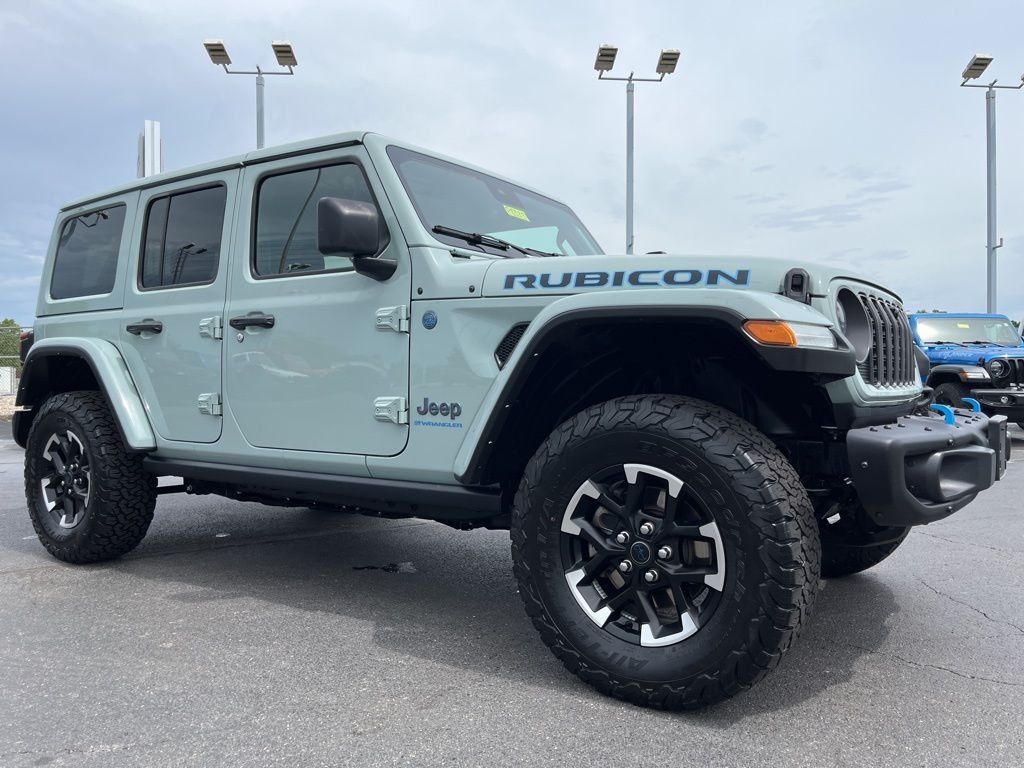 Used 2024 Earl Clearcoat Jeep Rubicon 4xe image 53