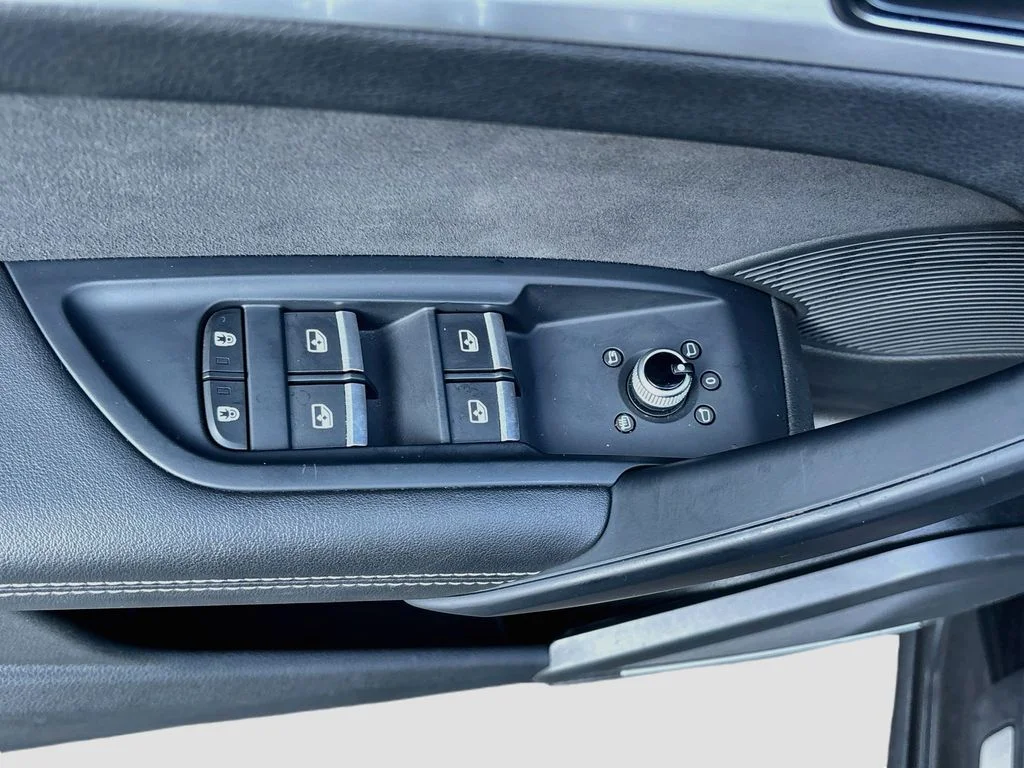 Used 2023  Audi 55 Premium Plus image 18