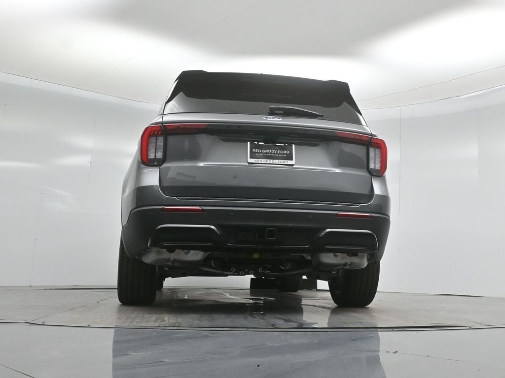 New 2026 Carbonized Gray Metallic Ford ST-Line image 48