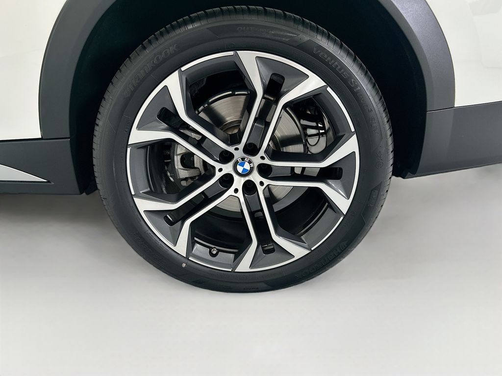 Used 2022 Alpine White BMW xDrive40i image 30