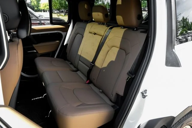 New 2026 Fuji White Land Rover S image 45