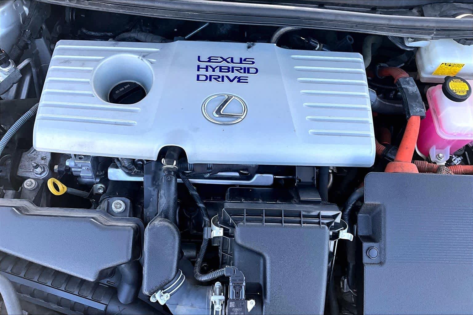 Used 2014 Silver Lining Metallic Lexus Hybrid image 32