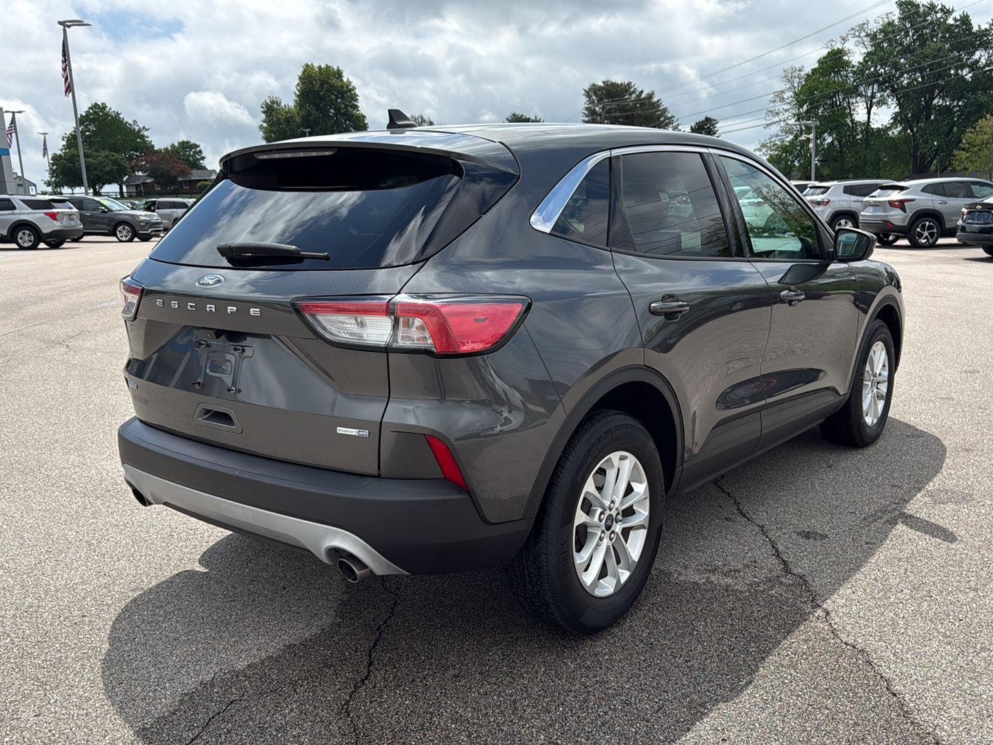 Used 2020 Magnetic Ford SE image 17
