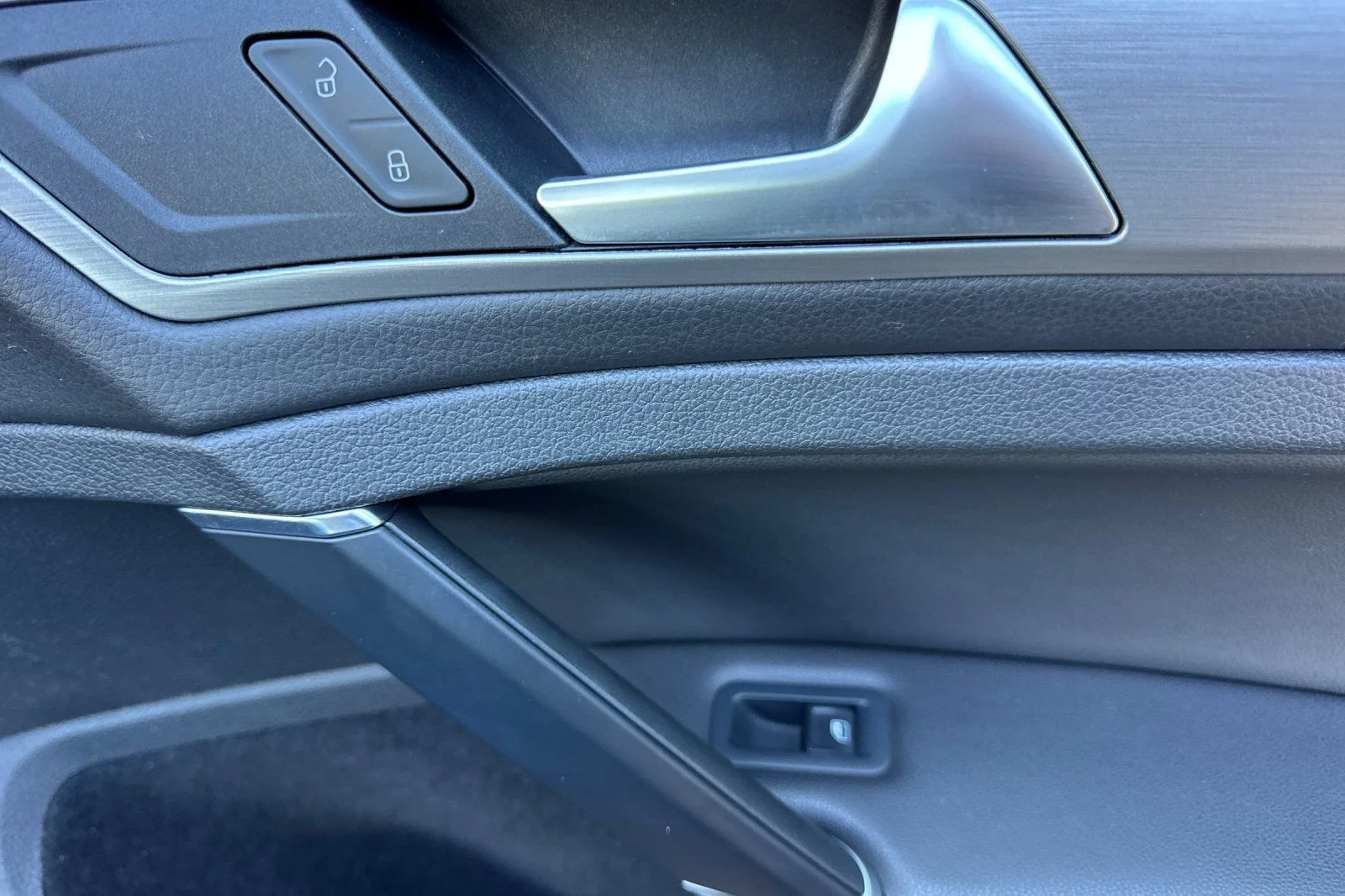 Used 2015 Lapiz Blue Metallic Volkswagen TSI SE 4-Door image 20