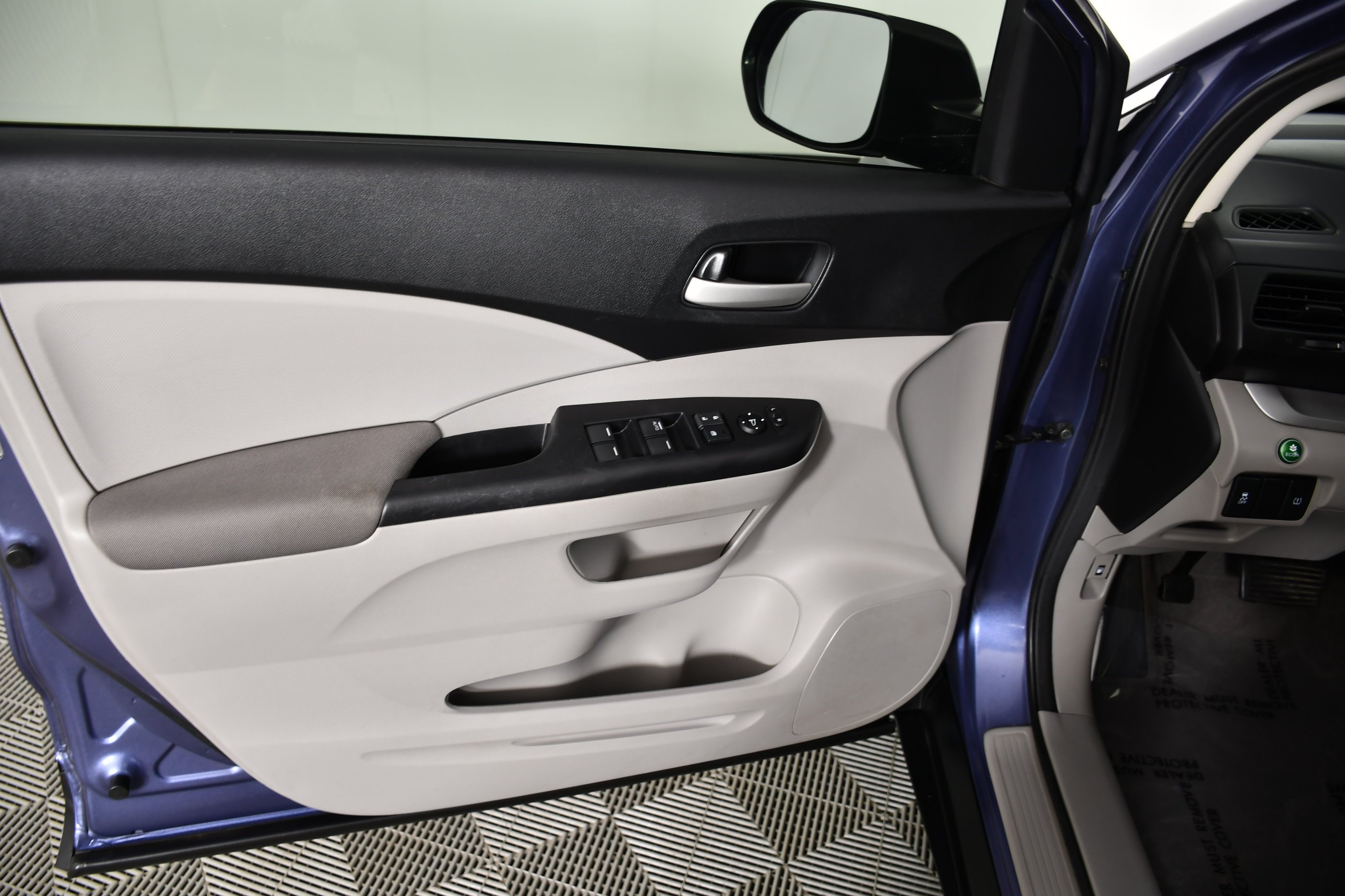 Used 2014 Twilight Blue Metallic Honda LX image 34