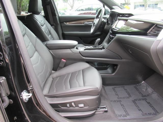 Used 2025 Stellar Black Metallic Cadillac Premium Luxury image 11