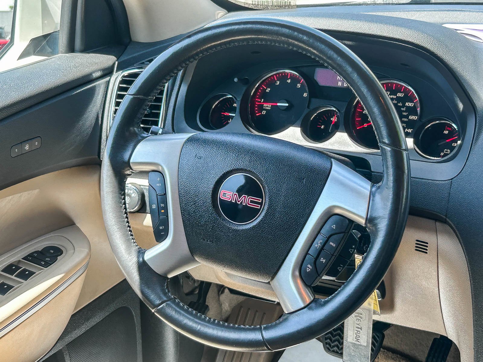 Used 2011 WHITE DIAMOND TRI GMC SLT2 image 15